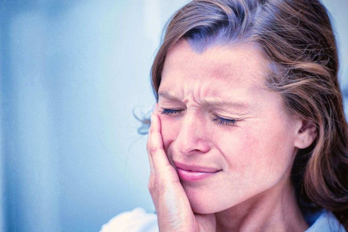 Why Your Tooth Hurts When You Bite Down